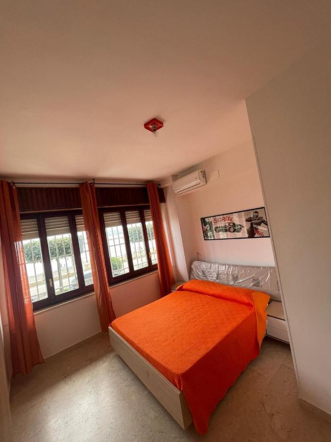 La Finestra Sul Mare B&B 크로토네 외부 사진