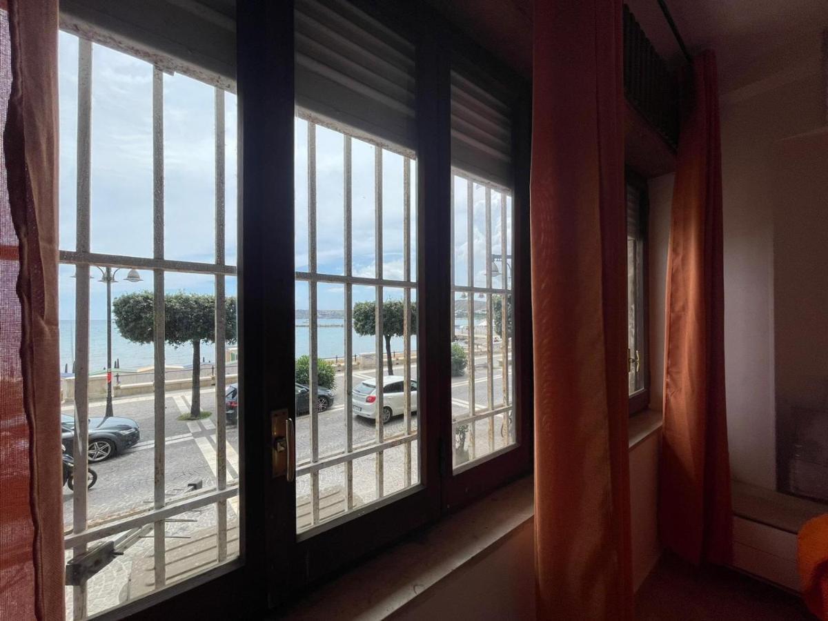 La Finestra Sul Mare B&B 크로토네 외부 사진