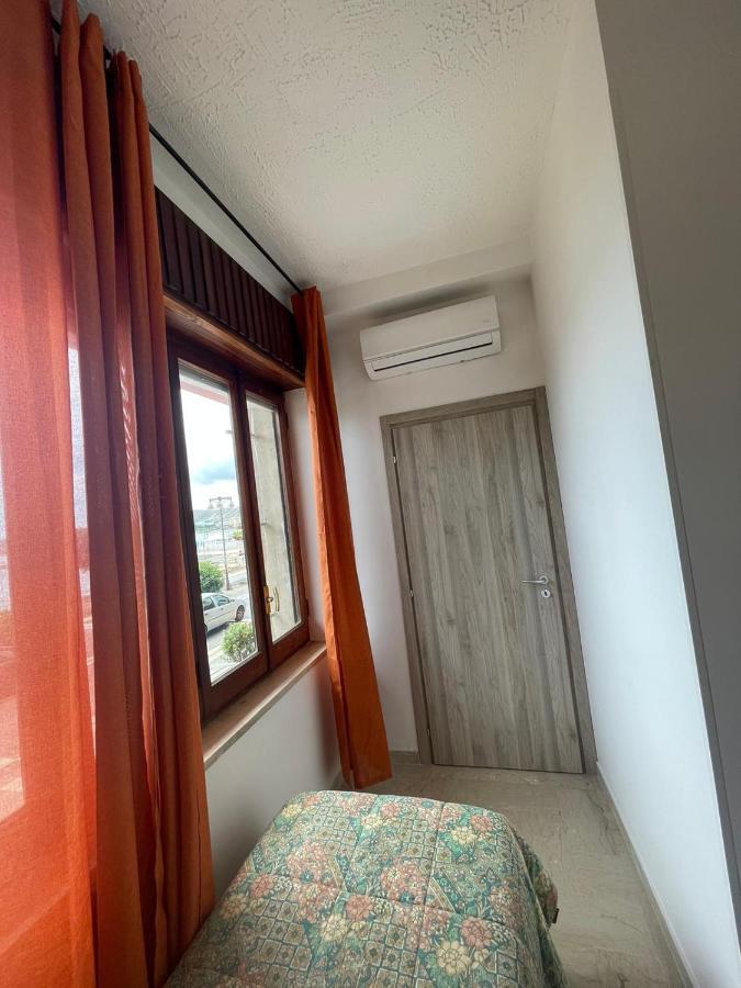 La Finestra Sul Mare B&B 크로토네 외부 사진