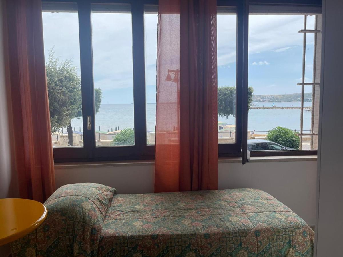 La Finestra Sul Mare B&B 크로토네 외부 사진