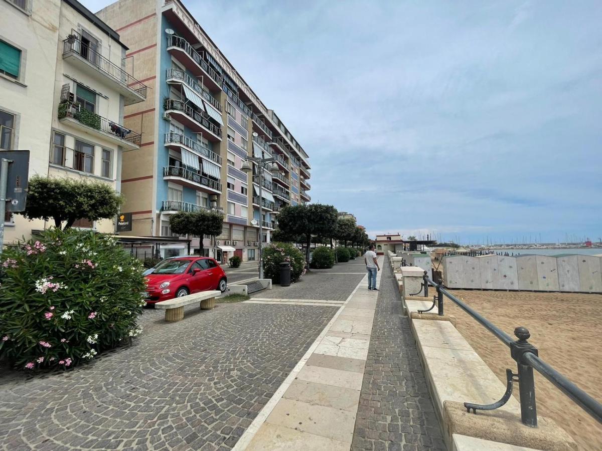 La Finestra Sul Mare B&B 크로토네 외부 사진