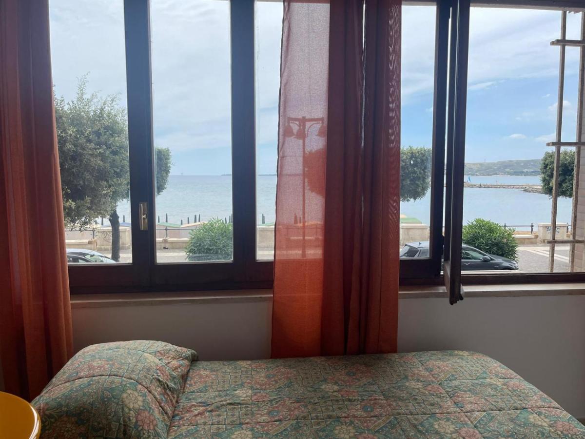 La Finestra Sul Mare B&B 크로토네 외부 사진